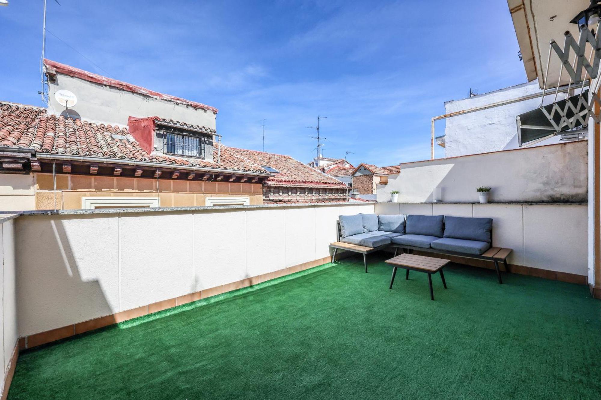 Ferienwohnung Atico Reformado Con Terraza En Lavapies Madrid Exterior foto